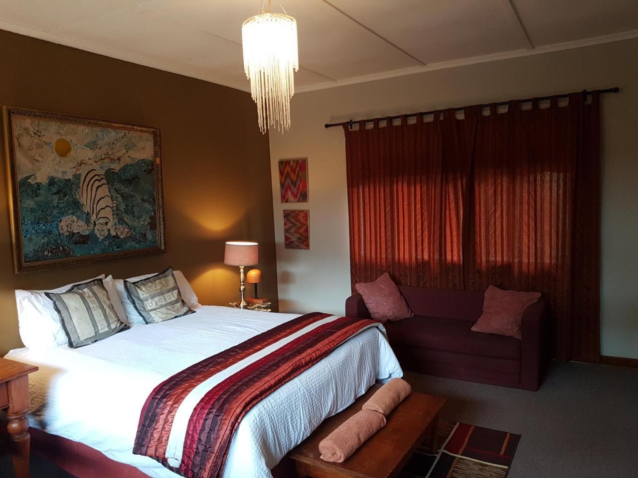 Burnham Road Suite Guest House Bulawayo Bagian luar foto