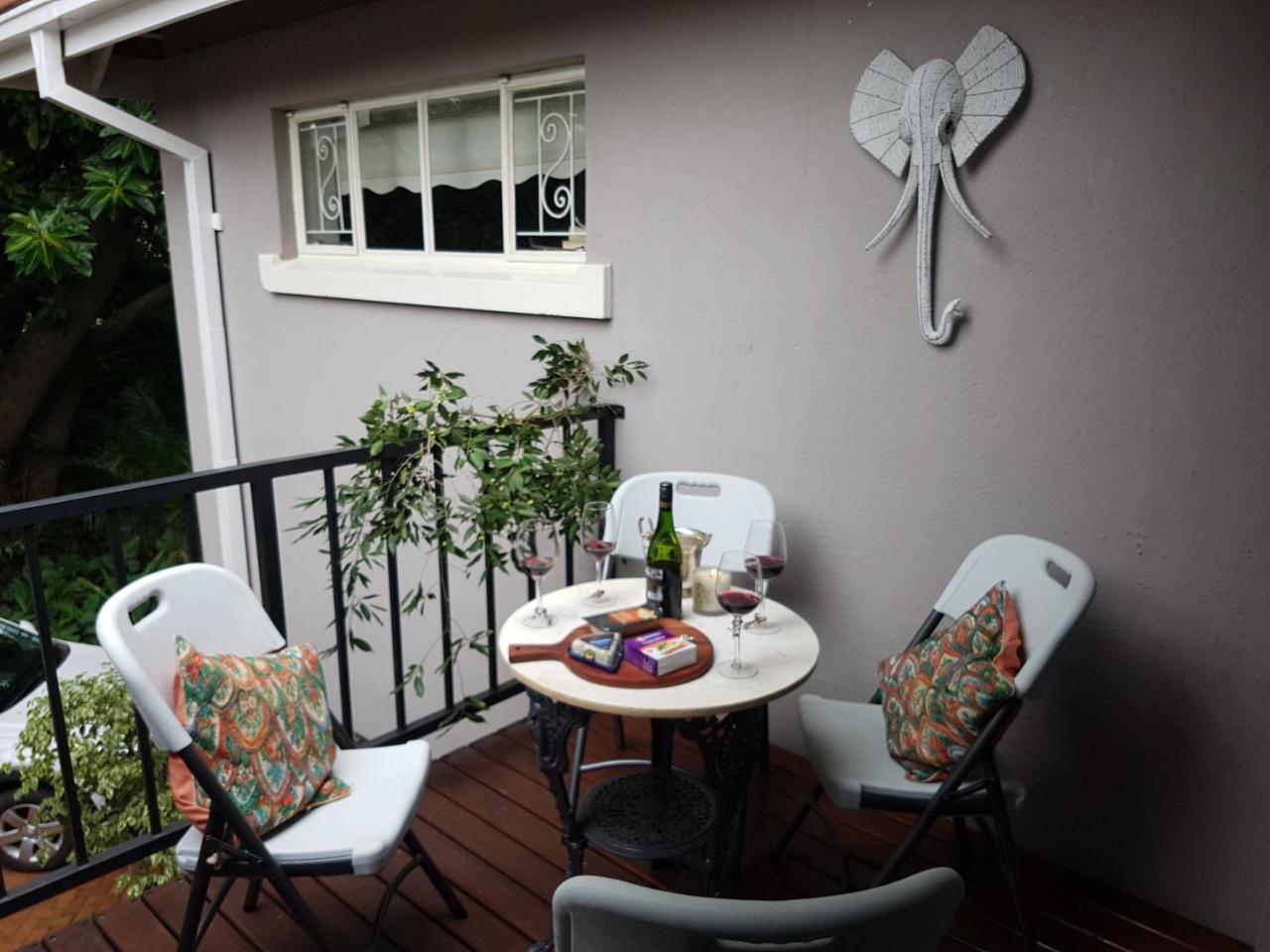Burnham Road Suite Guest House Bulawayo Bagian luar foto