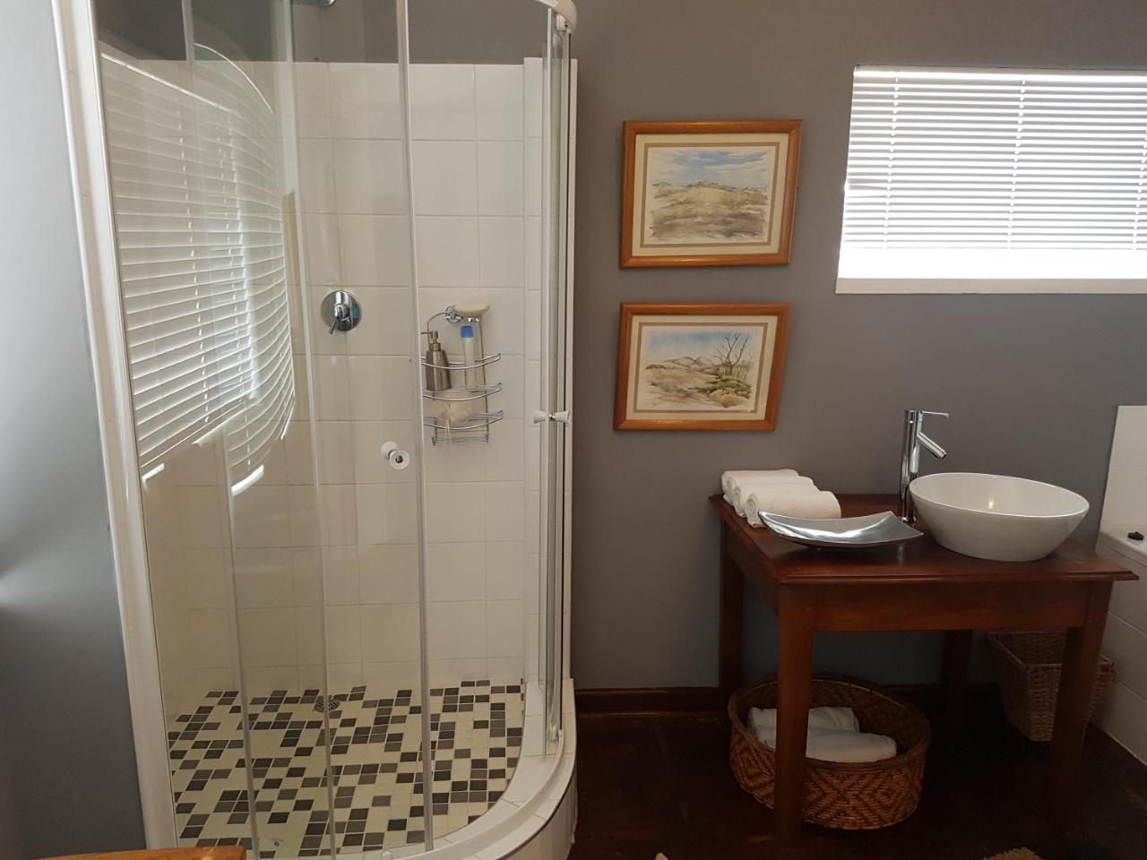 Burnham Road Suite Guest House Bulawayo Bagian luar foto