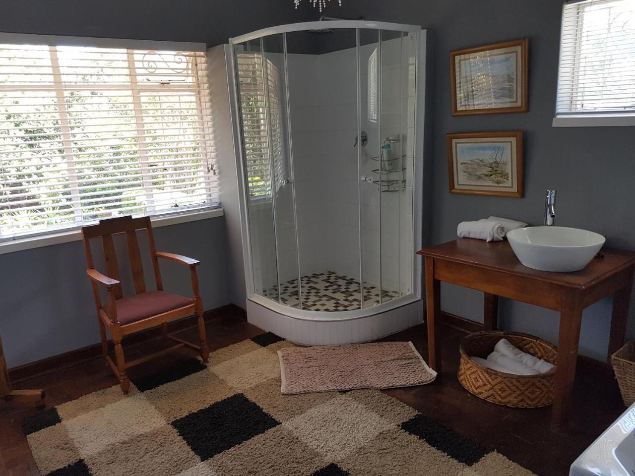 Burnham Road Suite Guest House Bulawayo Bagian luar foto