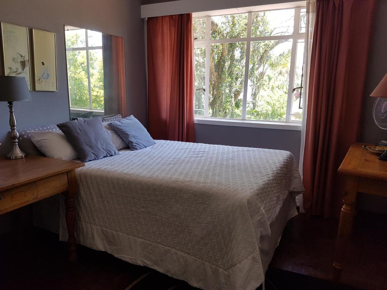 Burnham Road Suite Guest House Bulawayo Bagian luar foto