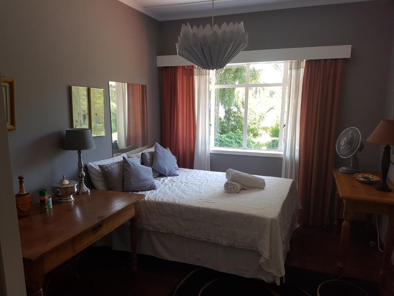 Burnham Road Suite Guest House Bulawayo Bagian luar foto
